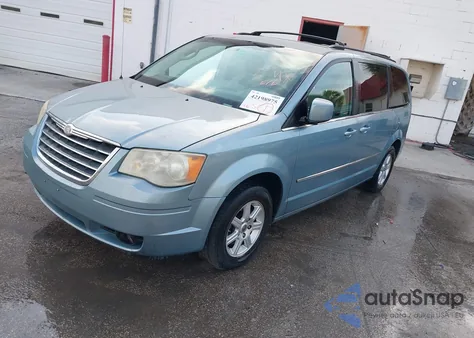 2010 Chrysler Town & Country Touring from USA, damaged, VIN 2A4RR5DXXAR441783